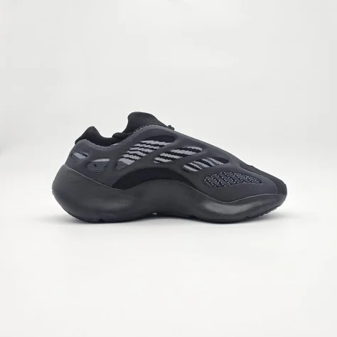 Adidas Yeezy 700 V3 