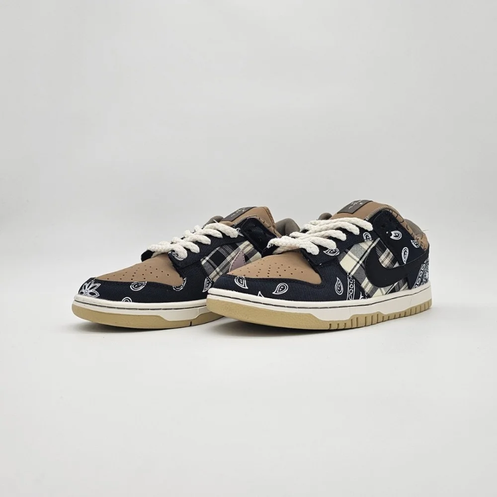 Nike SB Dunk Low Travis Scott