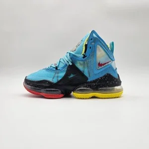 Nike LeBron 19