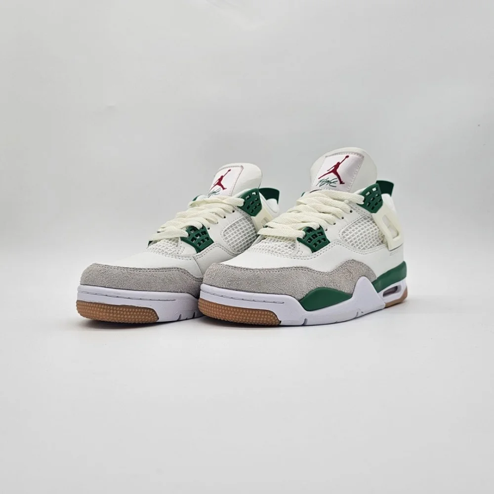 Air Jordan 4 Retro