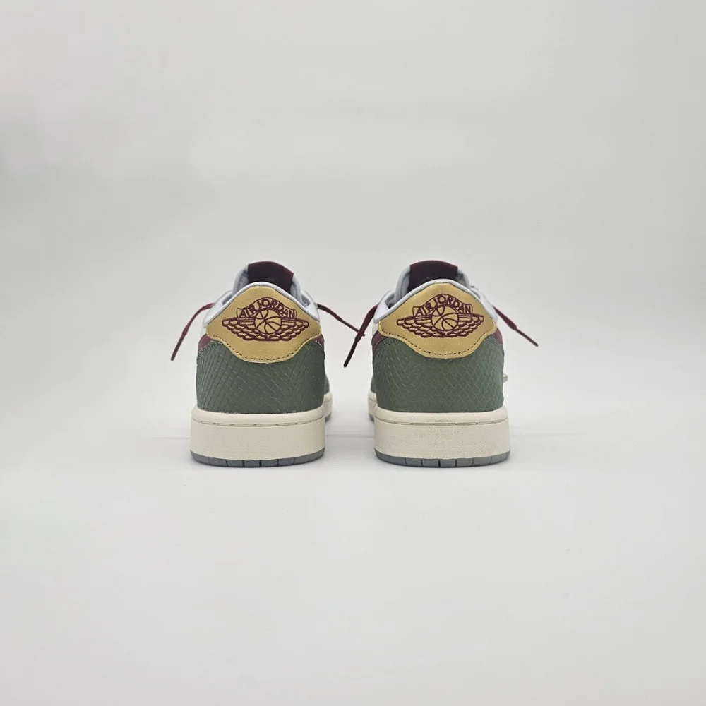 Air Jordan 1 Retro Low