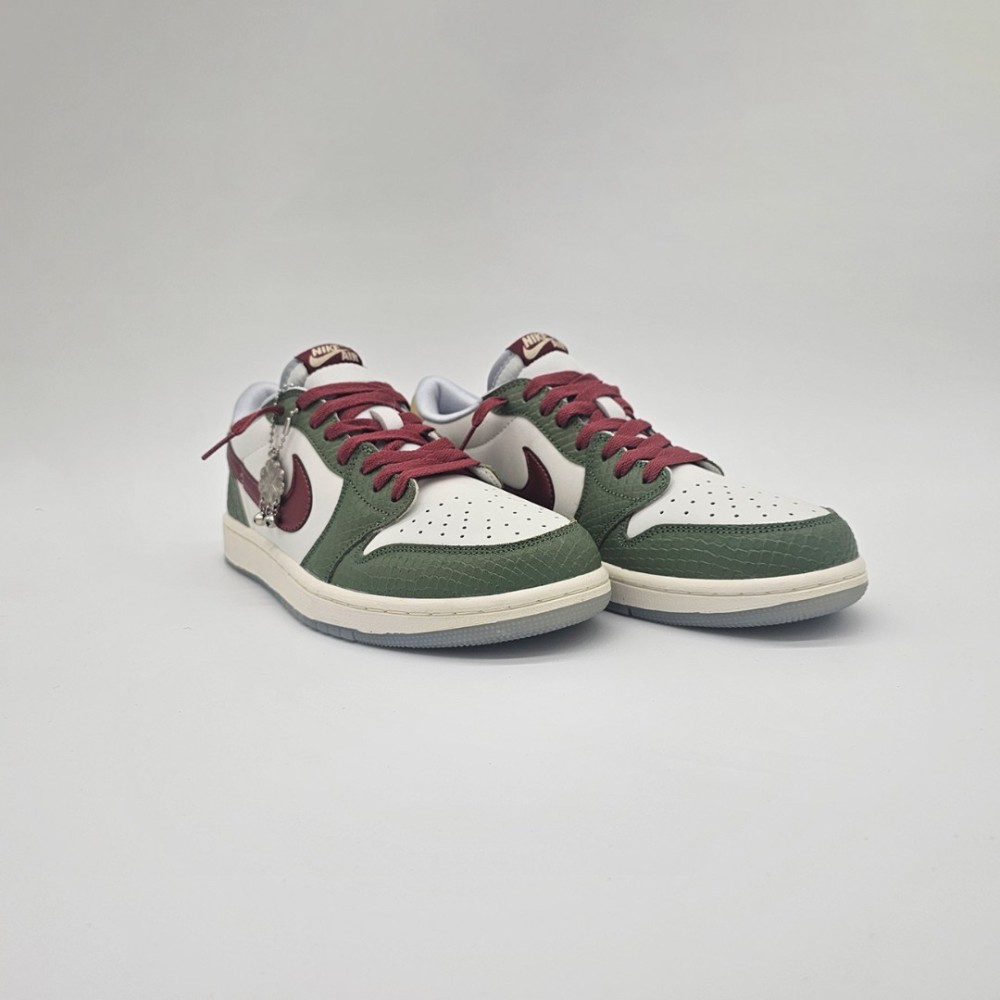 Air Jordan 1 Retro Low
