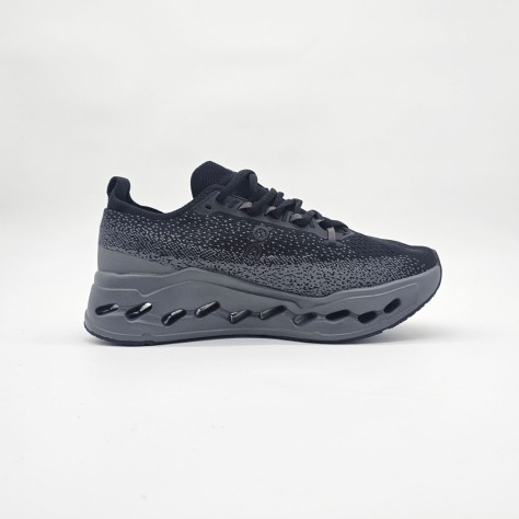 ON Cloudsurfer Max Black Eclipse